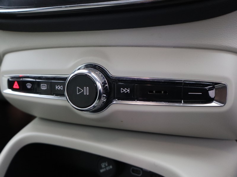 Used Volvo XC40 2023 for sale - 76982042: Photo 46