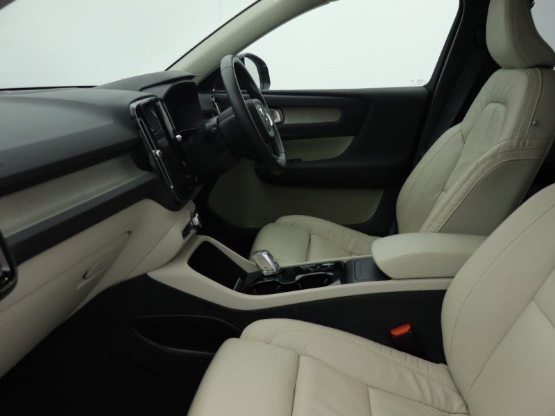 Used Volvo XC40 2023 for sale - 76982042: Photo 5