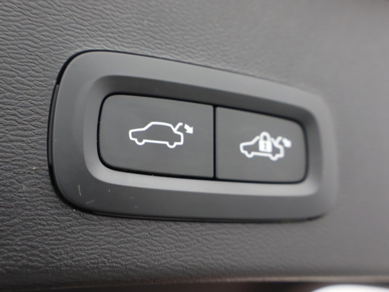 Used Volvo XC40 2023 for sale - 76982042: Photo 61