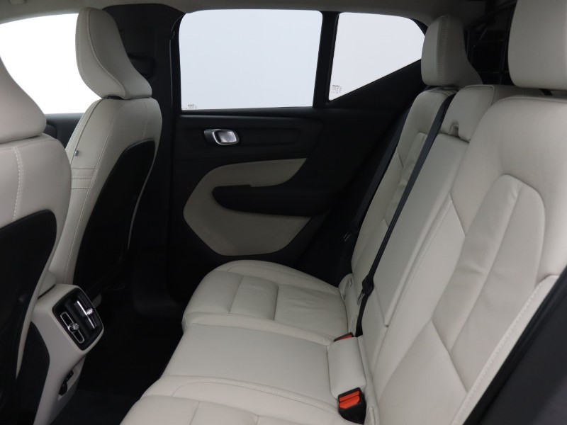 Used Volvo XC40 2023 for sale - 76982042: Photo 7