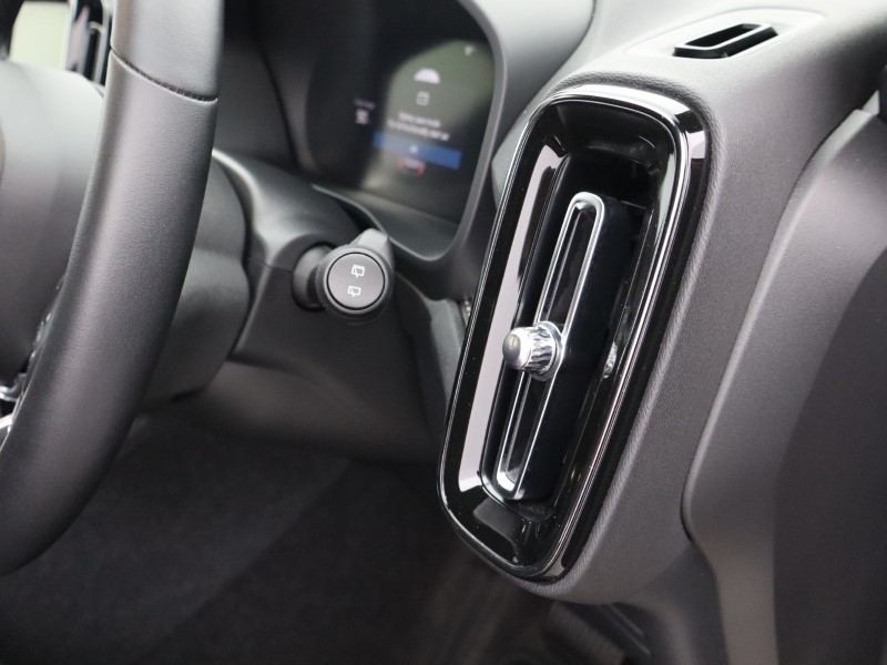 Used Volvo XC40 2024 for sale - 76981315: Photo 34