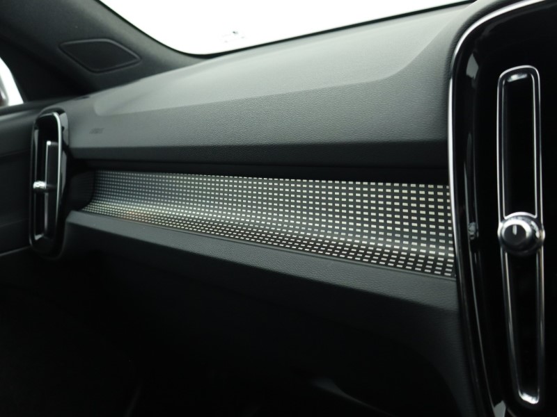 Used Volvo XC40 2024 for sale - 76981315: Photo 60