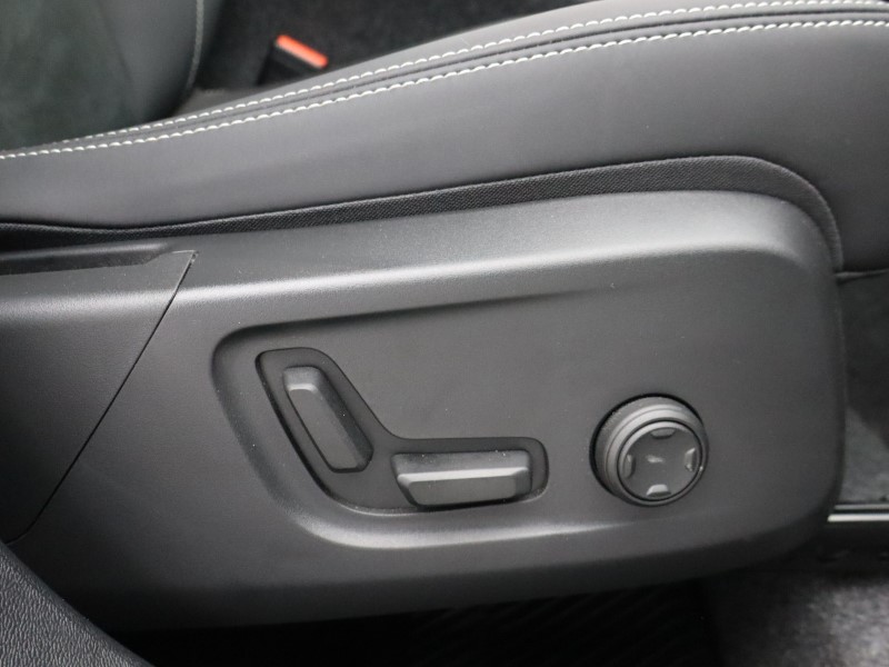 Used Volvo XC40 2025 for sale - 76981070: Photo 33