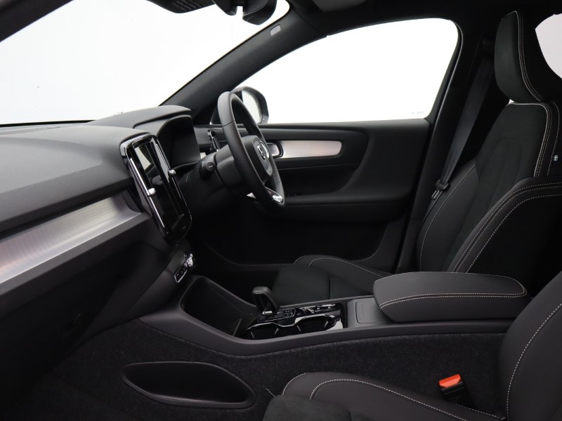 Used Volvo XC40 2025 for sale - 76981070: Photo 4