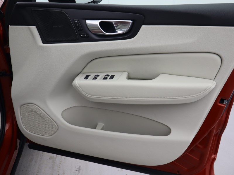 Used Volvo XC60 2023 for sale - 76981149: Photo 16