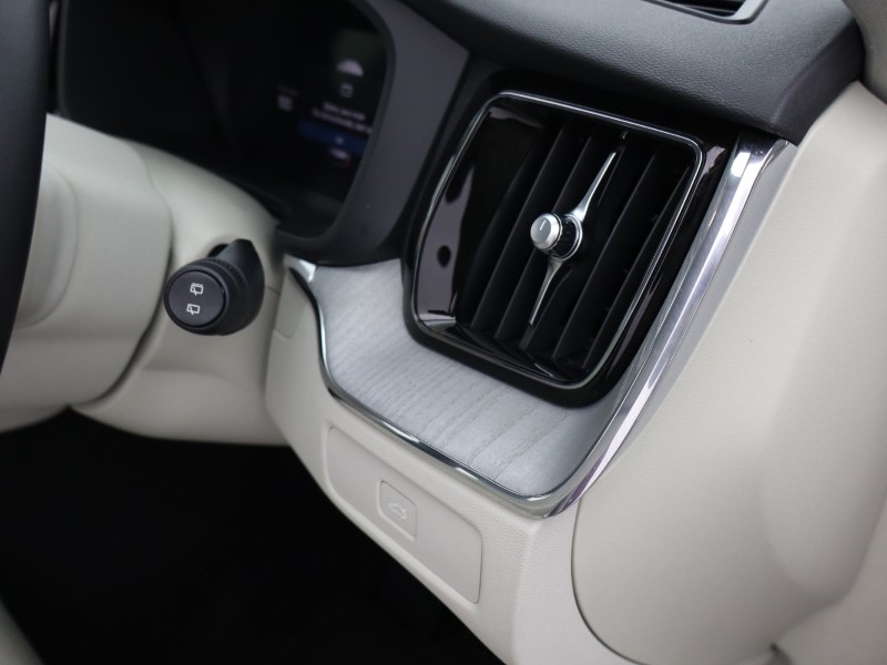 Used Volvo XC60 2023 for sale - 76981149: Photo 21