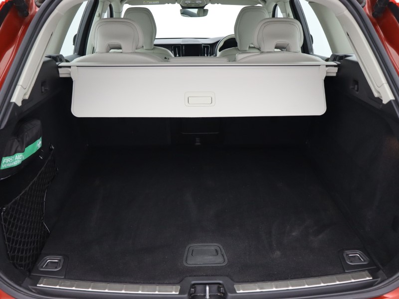 Used Volvo XC60 2023 for sale - 76981149: Photo 57