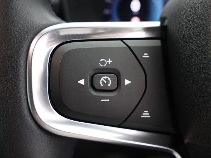 Used Volvo XC40 2025 for sale - 76981532: Photo 30