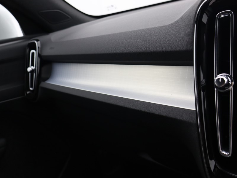 Used Volvo XC40 2025 for sale - 76981532: Photo 43