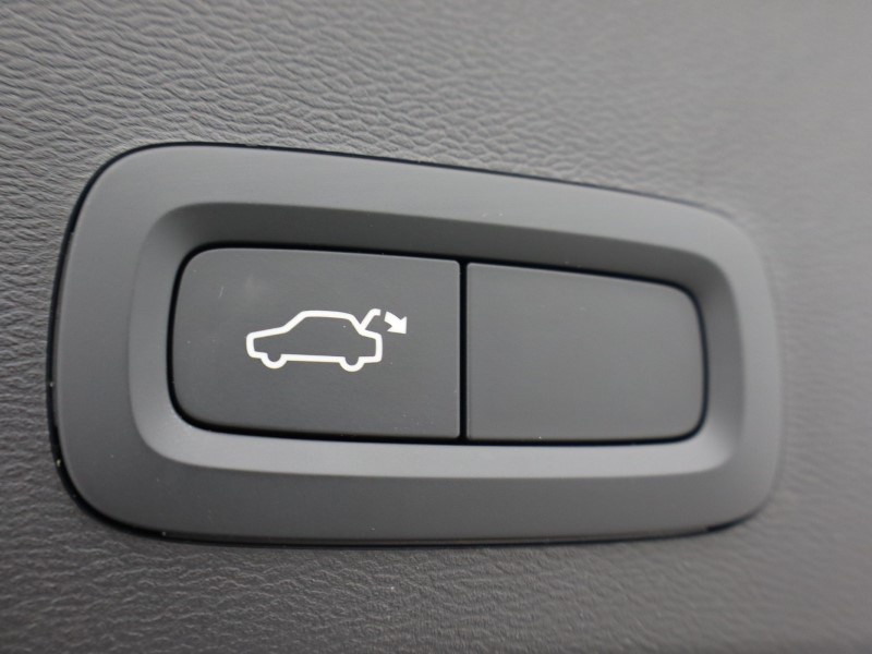 Used Volvo XC40 2025 for sale - 76981532: Photo 54