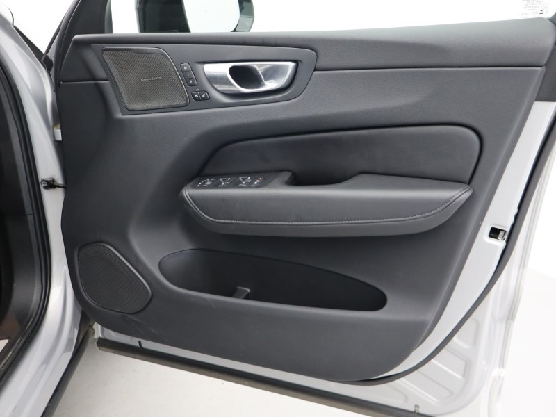 Used Volvo XC60 2023 for sale - 76981957: Photo 31