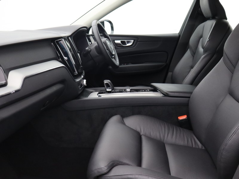 Used Volvo XC60 2023 for sale - 76981957: Photo 5