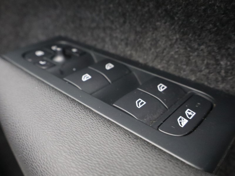 Used Volvo XC40 2023 for sale - 77005517: Photo 32