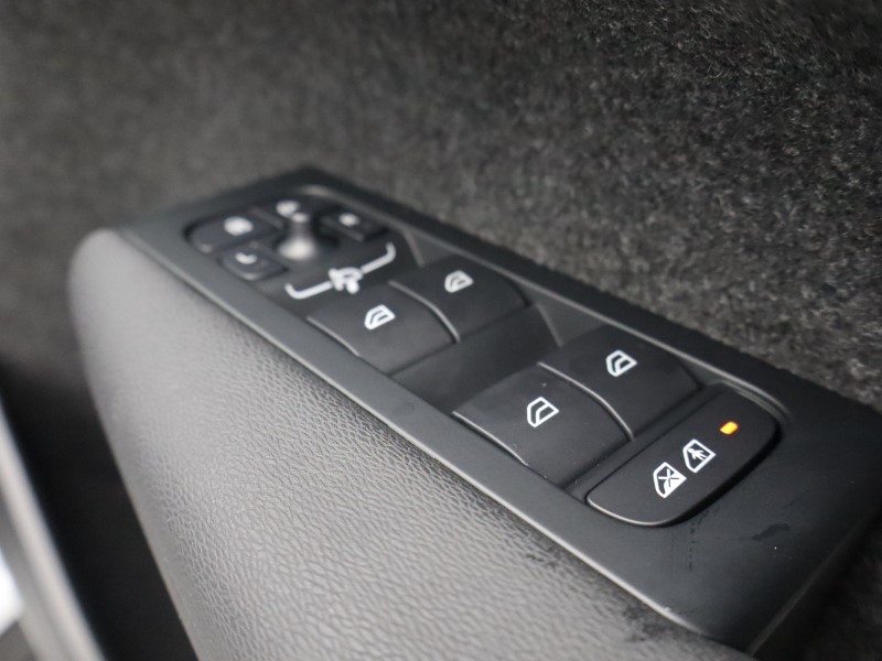 Used Volvo XC40 2025 for sale - 76982387: Photo 19