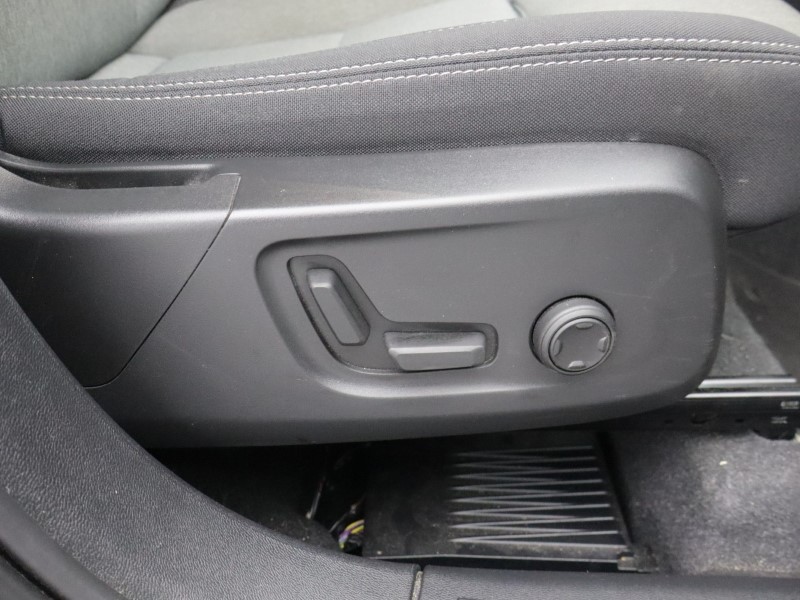 Used Volvo XC40 2023 for sale - 78042283: Photo 33