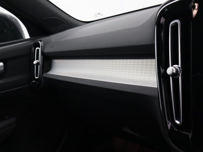 Used Volvo XC40 2023 for sale - 78042283: Photo 58