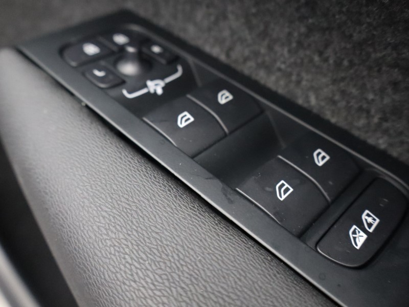 Used Volvo XC40 2025 for sale - 76980978: Photo 17