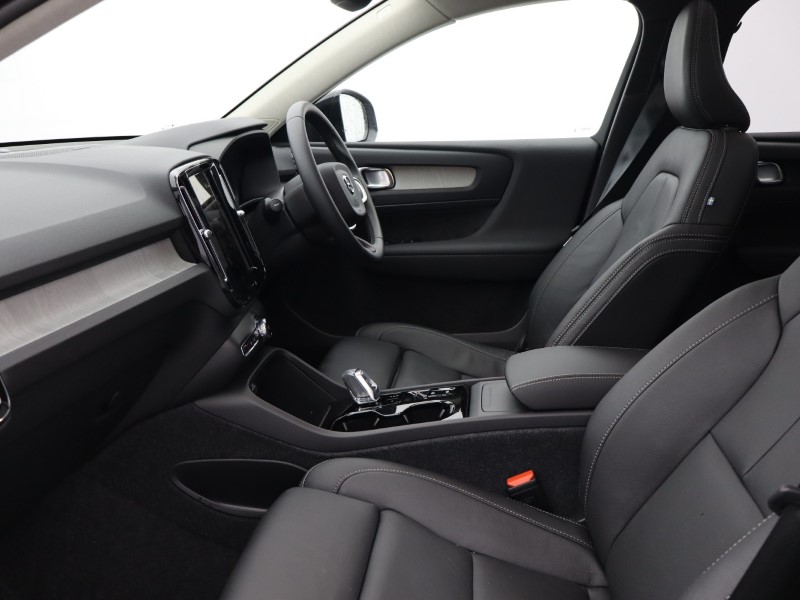 Used Volvo XC40 2025 for sale - 76980978: Photo 5