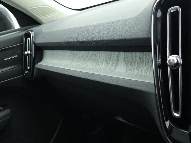 Used Volvo XC40 2025 for sale - 76980978: Photo 52