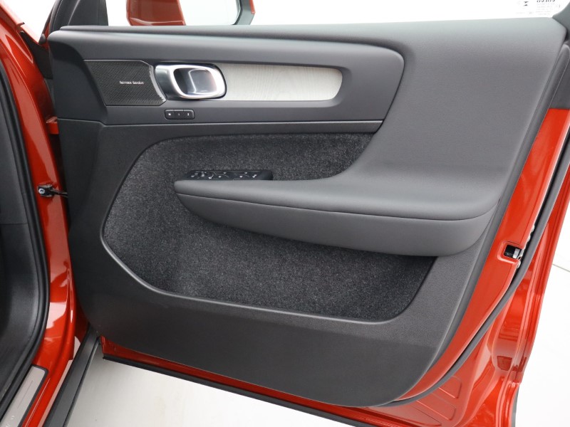 Used Volvo XC40 2025 for sale - 76981337: Photo 16