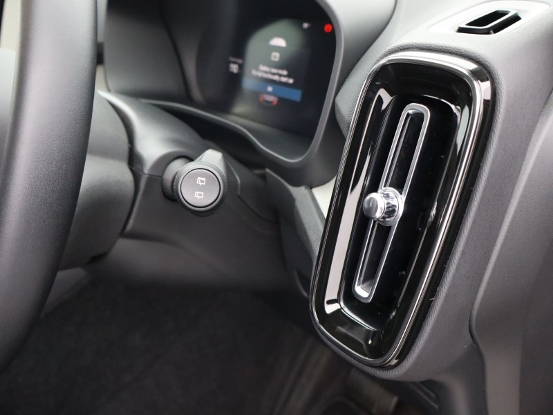 Used Volvo XC40 2025 for sale - 76981337: Photo 21