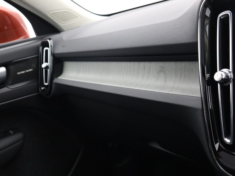 Used Volvo XC40 2025 for sale - 76981337: Photo 50