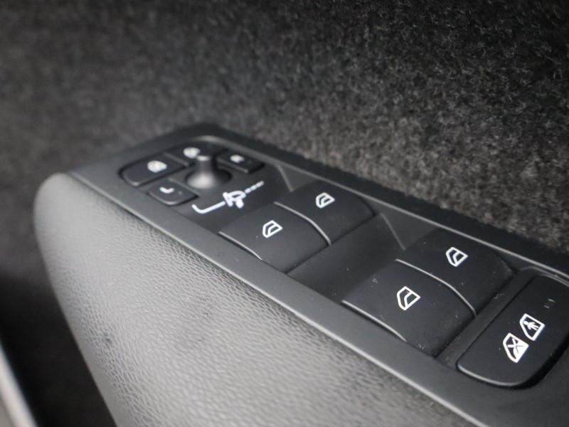 Used Volvo XC40 2024 for sale - 76981324: Photo 30