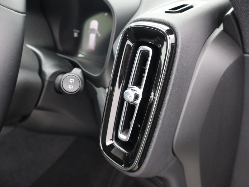 Used Volvo XC40 2024 for sale - 76981324: Photo 33