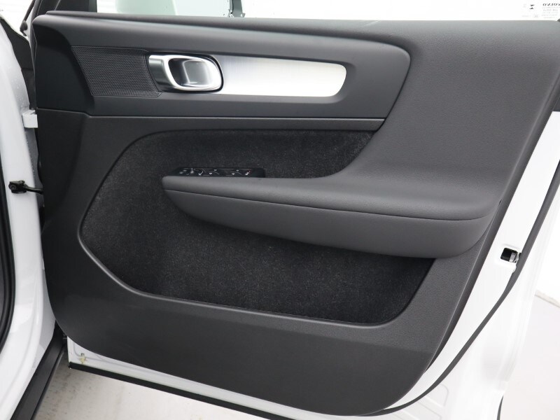 Used Volvo XC40 2025 for sale - 78190451: Photo 17