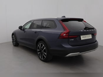 Used Volvo V90 2023 for sale - 78152730: Photo