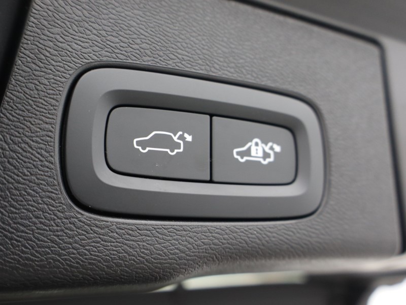 Used Volvo XC60 2023 for sale - 76981331: Photo 28