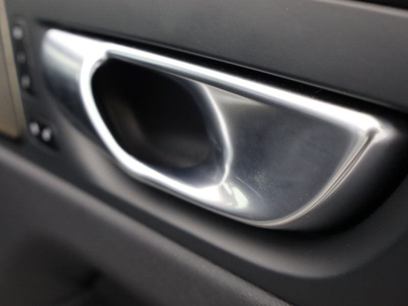 Used Volvo XC60 2023 for sale - 76981331: Photo 32