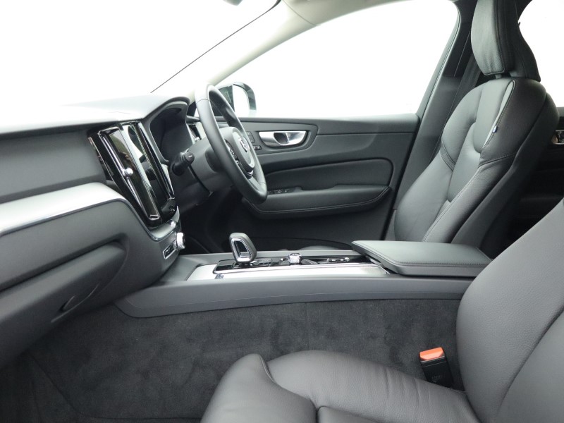 Used Volvo XC60 2023 for sale - 76981331: Photo 5