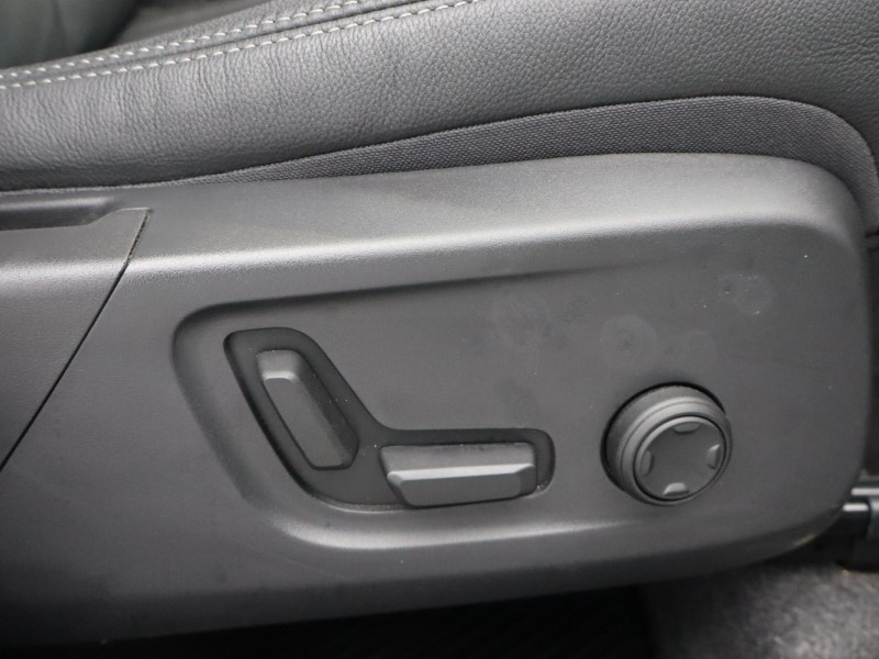 Used Volvo XC40 2025 for sale - 76981824: Photo 24