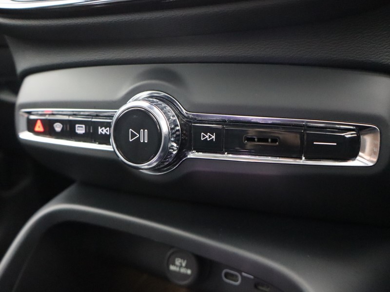 Used Volvo XC40 2025 for sale - 76981824: Photo 45