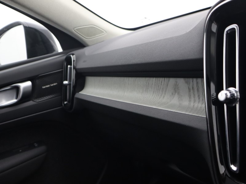 Used Volvo XC40 2025 for sale - 76981824: Photo 48