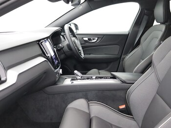 Used Volvo V60 2025 for sale - 77819302: Photo