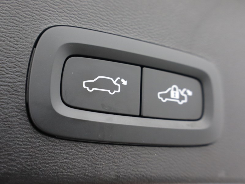 Used Volvo XC40 2023 for sale - 76981392: Photo 28