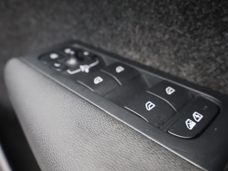 Used Volvo XC40 2023 for sale - 76981392: Photo 31