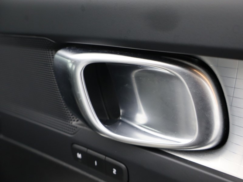 Used Volvo XC40 2023 for sale - 76981392: Photo 32