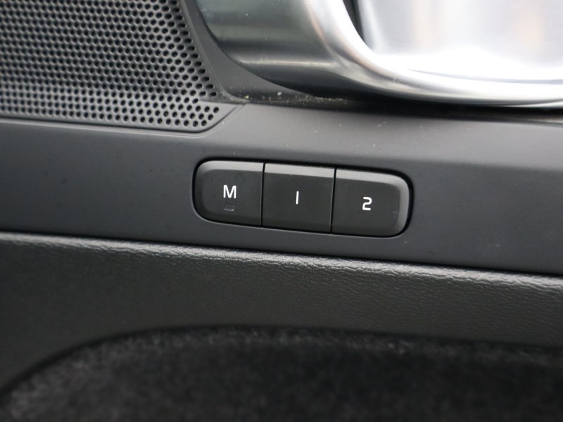 Used Volvo XC40 2023 for sale - 76981392: Photo 33