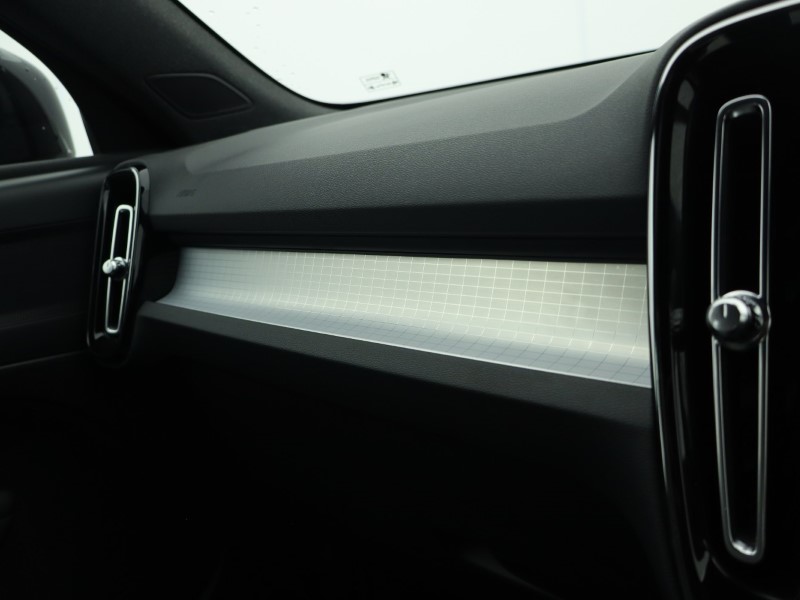 Used Volvo XC40 2023 for sale - 76981392: Photo 57