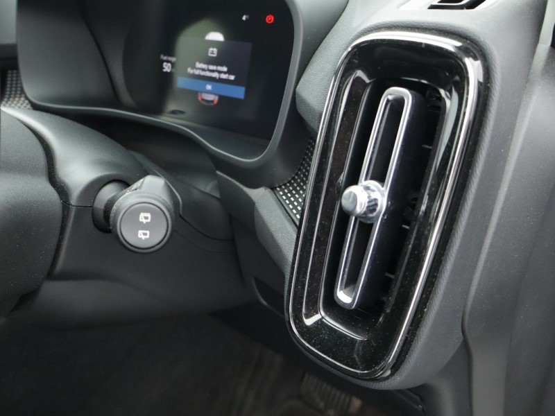 Used Volvo XC40 2023 for sale - 77077071: Photo 32