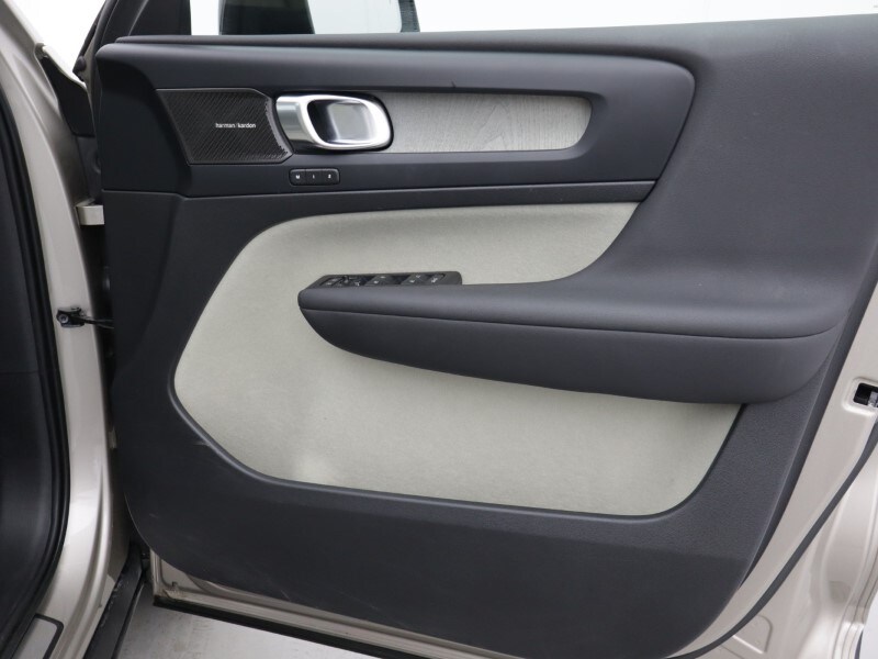 Used Volvo XC40 2022 for sale - 77607073: Photo 34