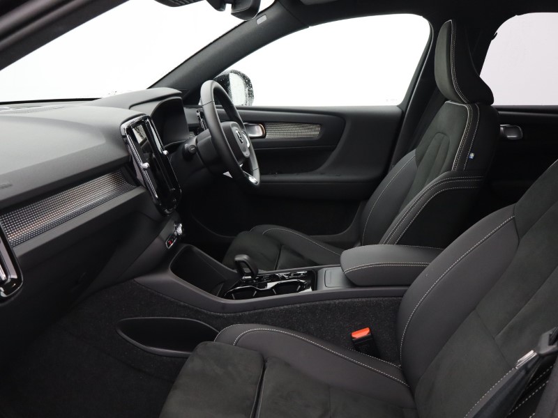 Used Volvo XC40 2025 for sale - 76981080: Photo 5