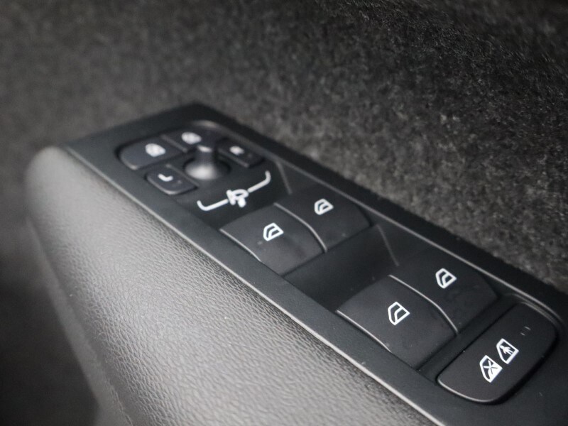 Used Volvo XC40 2025 for sale - 76981309: Photo 18