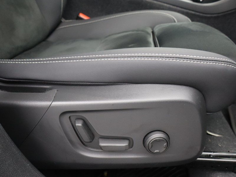 Used Volvo XC40 2023 for sale - 76981048: Photo 21