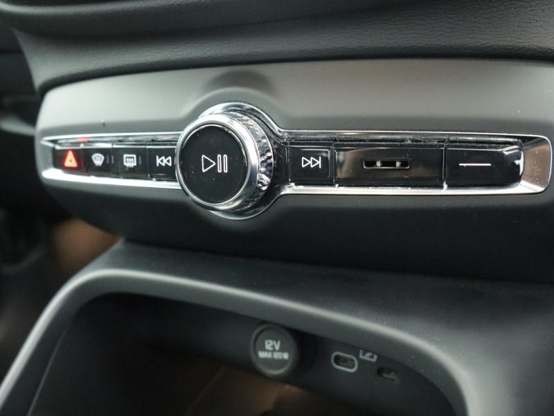 Used Volvo XC40 2023 for sale - 76981048: Photo 44