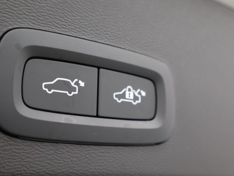 Used Volvo XC40 2023 for sale - 76981048: Photo 57