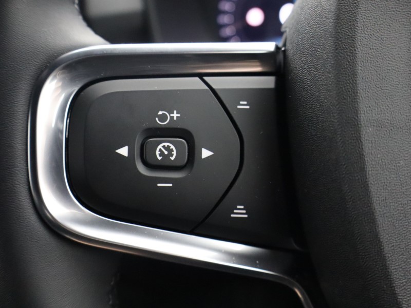 Used Volvo XC40 2025 for sale - 76980949: Photo 35